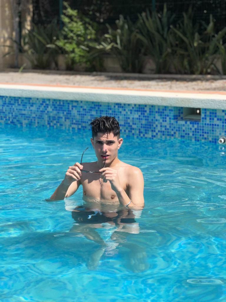 600310718: Chico busca chica en Alicante