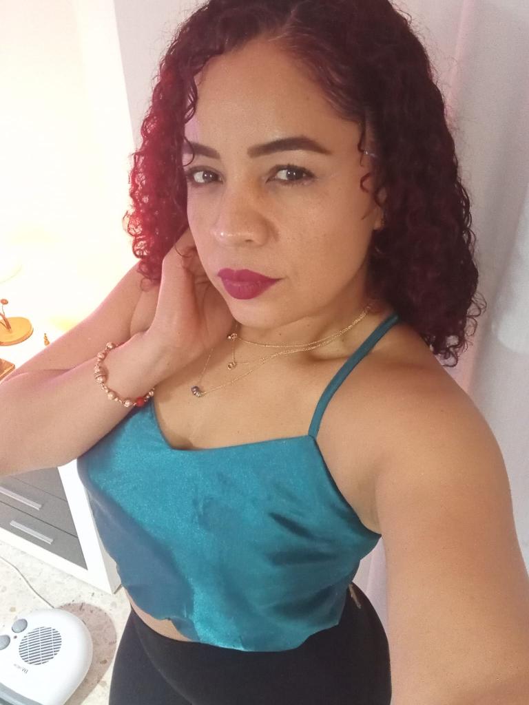 Chica busca chico en Cádiz: 