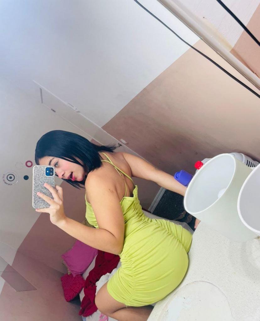 613904084: Chica busca chico en Barcelona