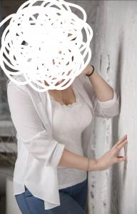 643129886: Chica busca chico en León