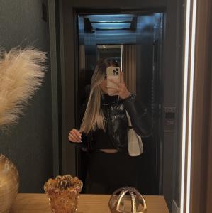 611331427: Chica busca chico en Lérida