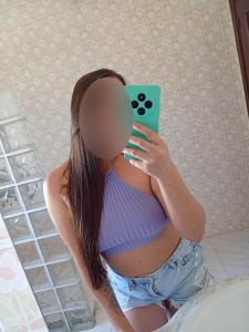 671134267: Chica busca chico en Sevilla