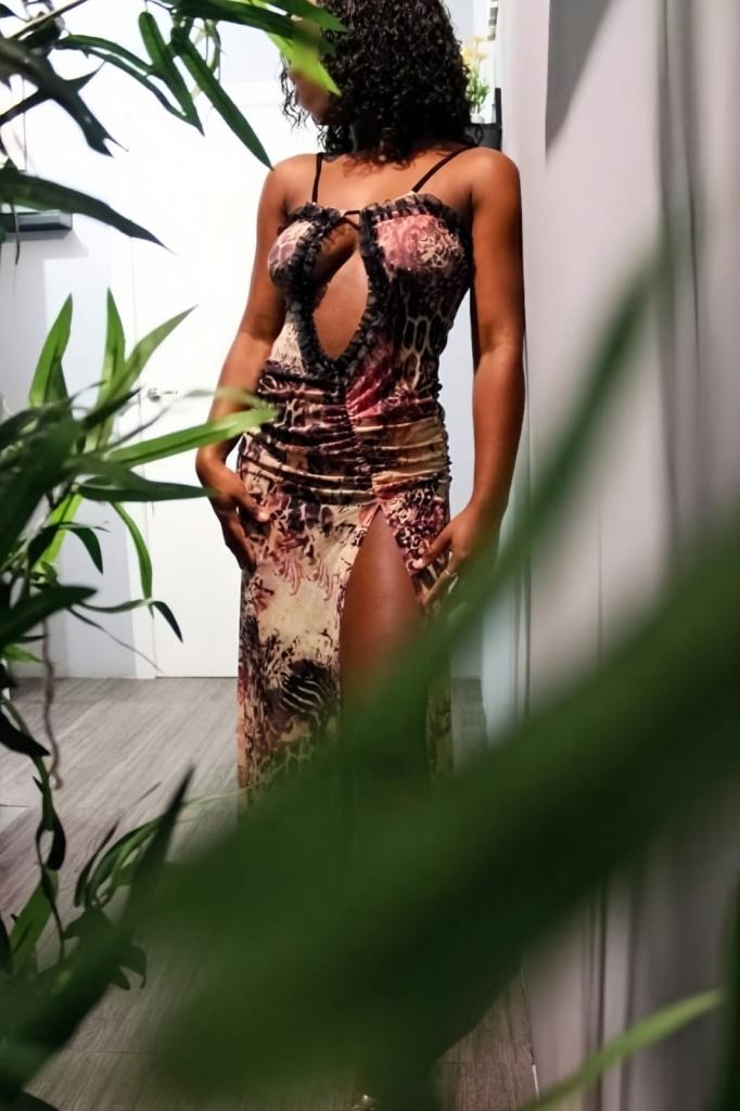 632329643: Chica busca chico en Sevilla