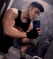 663780321: Chico busca chica en Granada