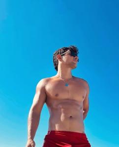 Chico busca chica en Cádiz: 