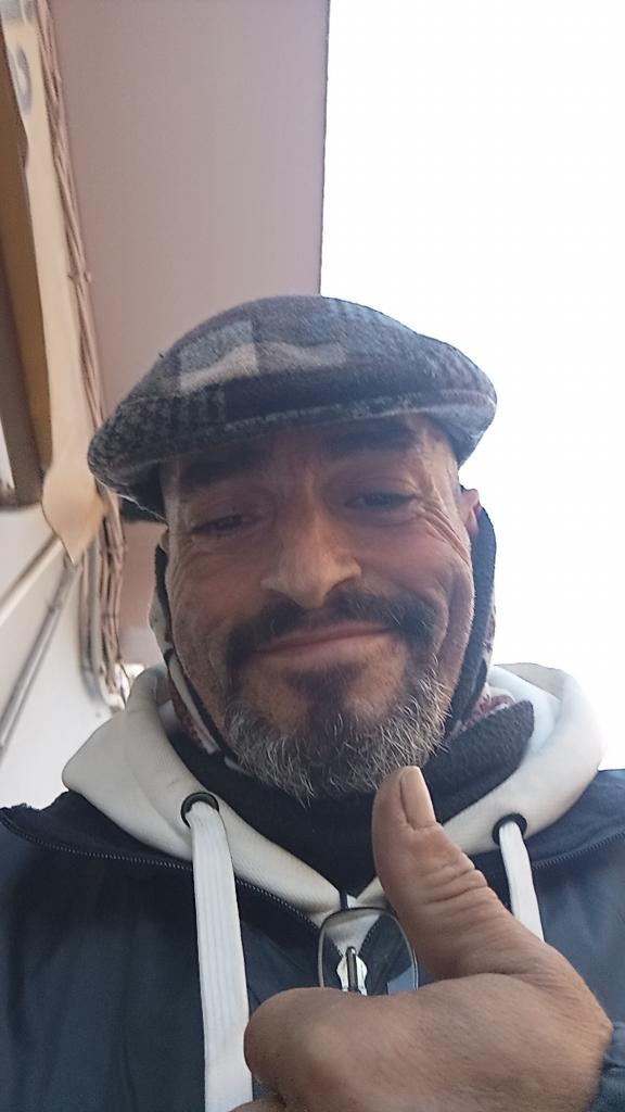 684715889: Chico busca chica en Valencia