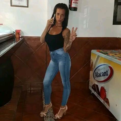 672852701: Chica busca chico en Sevilla