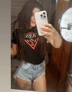607479662: Chica busca chico en Barcelona
