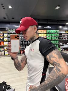 631044024: Chico busca chica en Barcelona