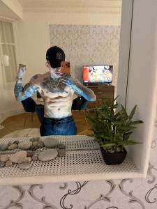 631044024: Chico busca chica en Barcelona