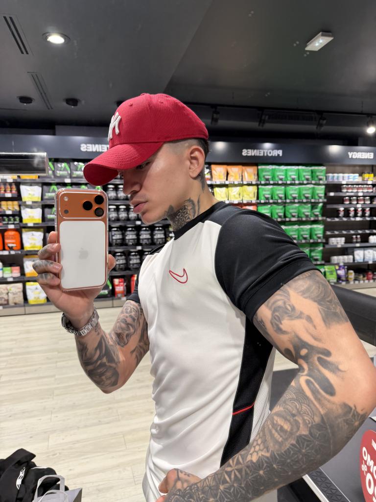 631044024: Chico busca chica en Barcelona