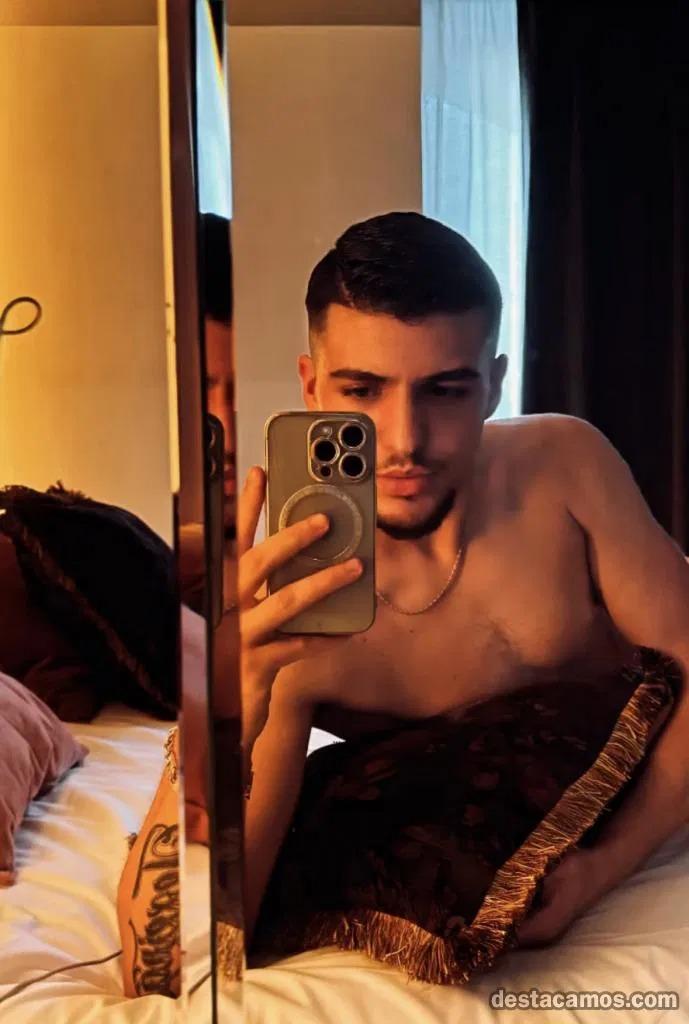 Chico busca chica en Cádiz: 