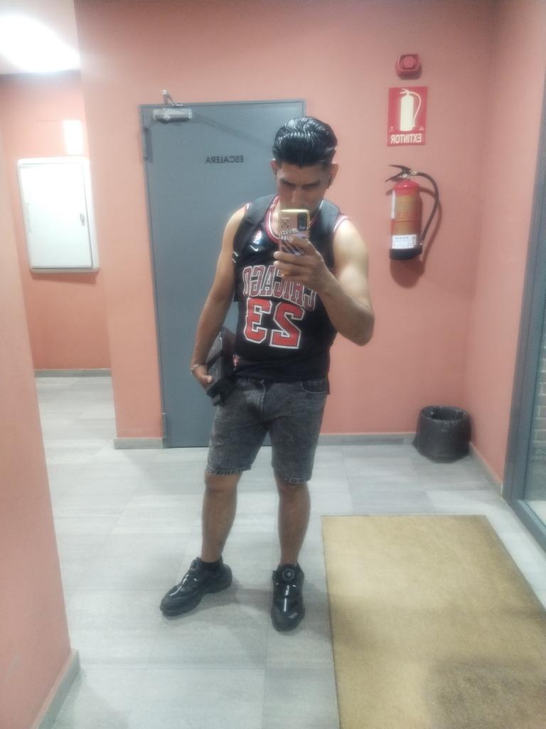 653435519: Chico busca chica en Madrid