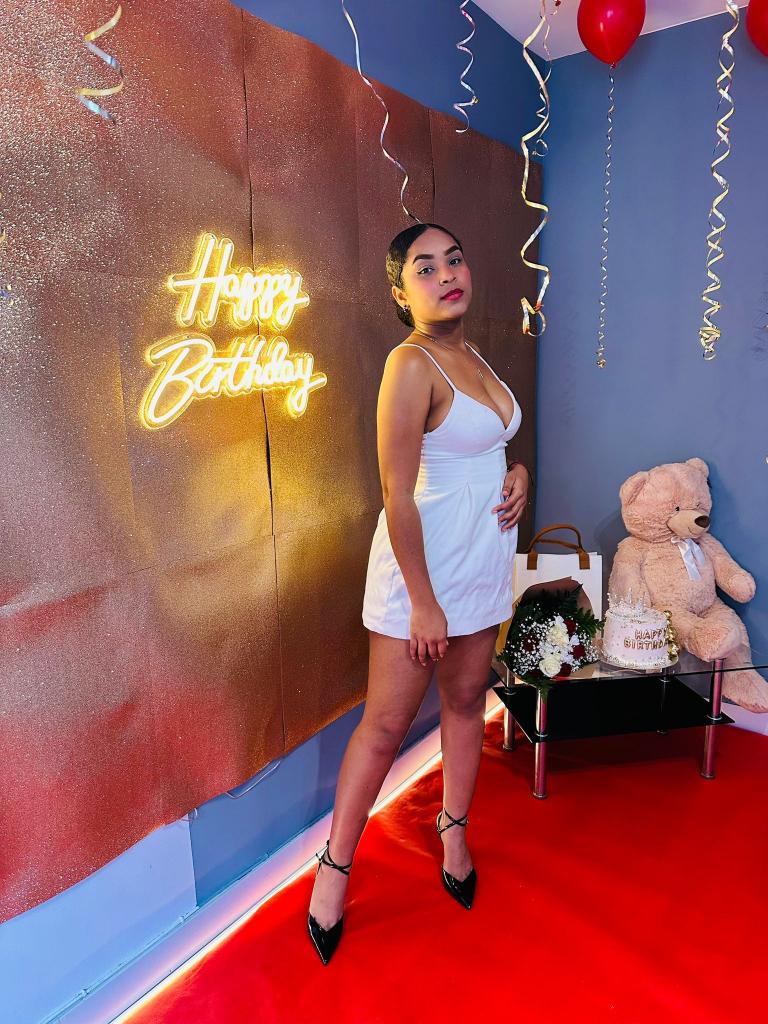 604170507: Chica busca chico en Barcelona