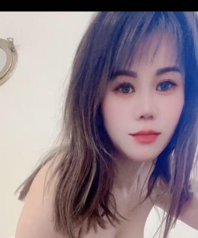 Chica busca chico en Ibiza: 