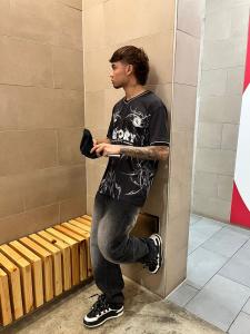 665429036: Chico busca chica en Valencia