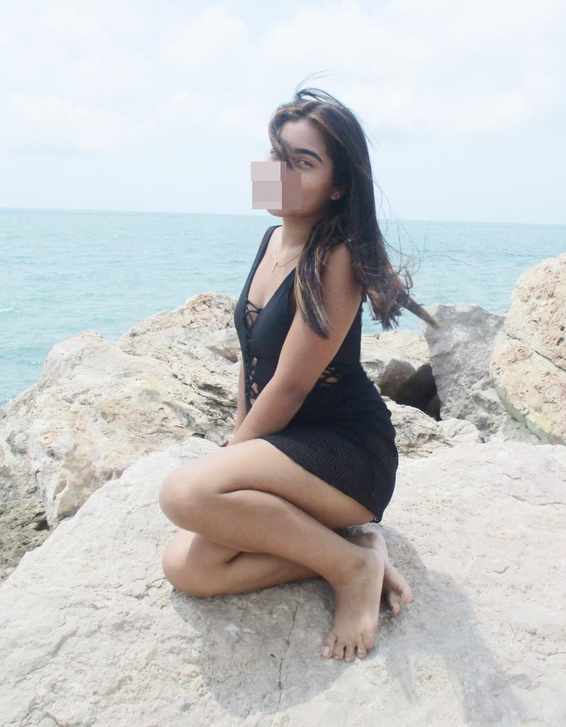 676917411: Chica busca chico en Cádiz