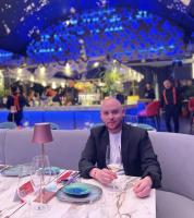 631860125: Chico busca chica en Madrid