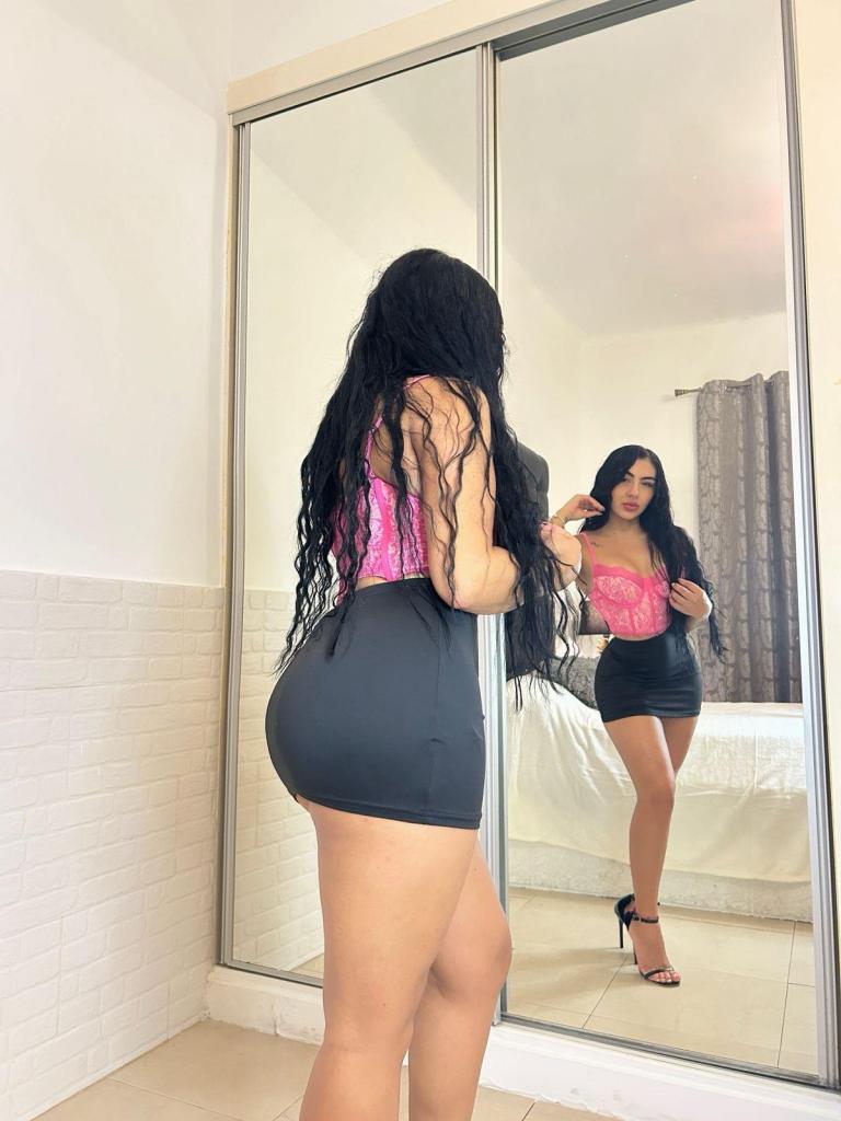 657629786: Chica busca chico en La Coruña