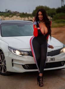 663353414: Travesti en León