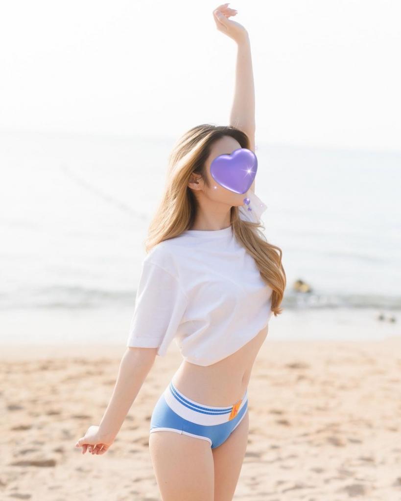 670756779: Chica busca chico en Barcelona