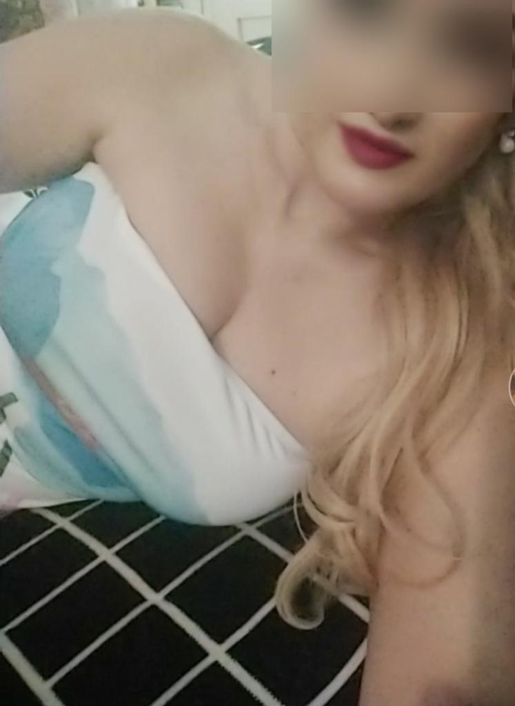 672589308: Chica busca chico en Murcia