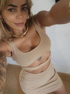 647089761: Chica busca chico en Valencia