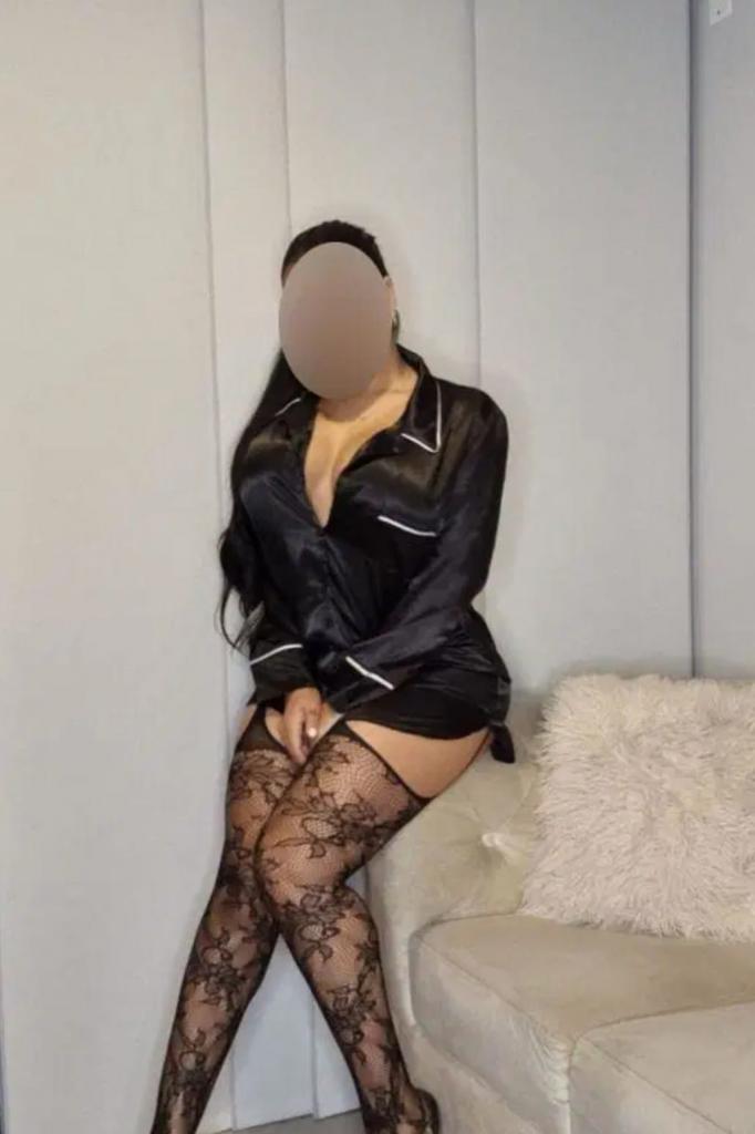 Chica busca chico en Granada: 