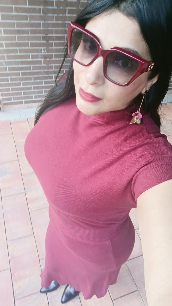 642278094: Chica busca chico en Madrid