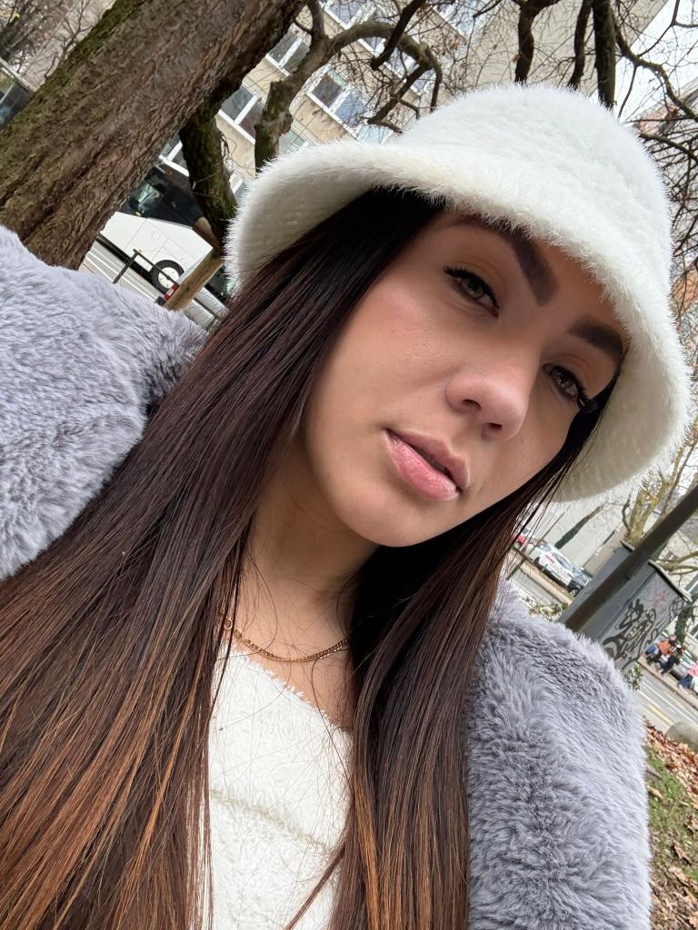 642594223: Chica busca chico en Huelva