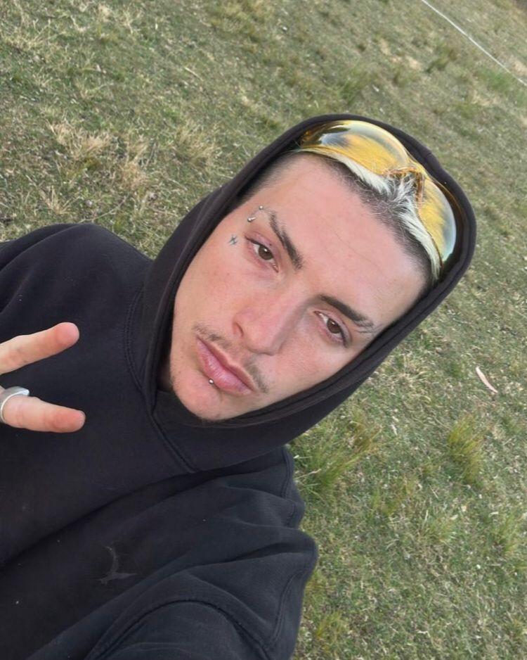 Chico busca chica en Granada: 