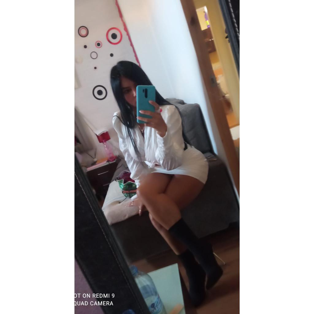Chica busca chico en Almería: Chica busca chico