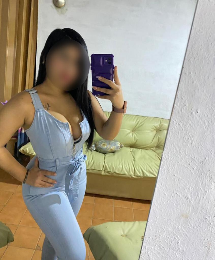 Chica busca chico en Málaga: Chica busca chico