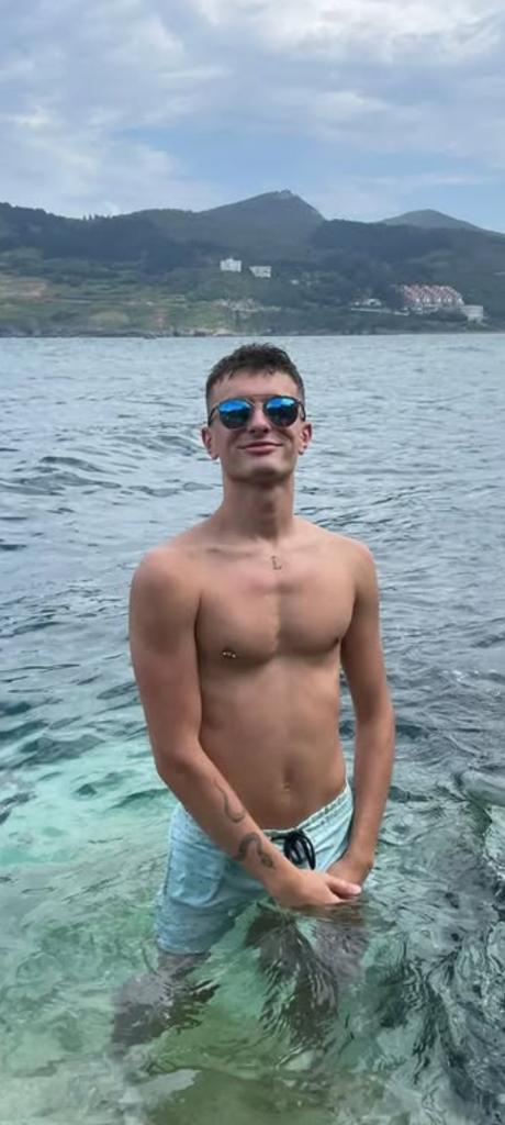 688738689: Chico busca chica en Vizcaya