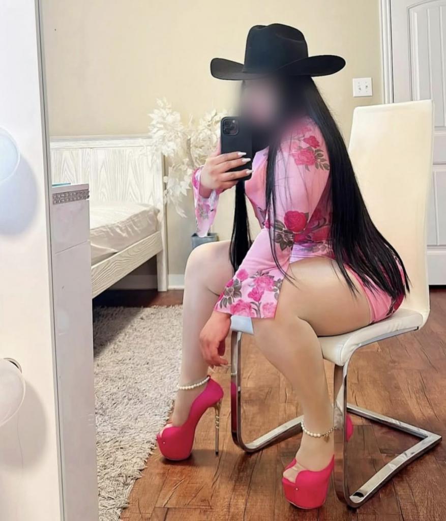 663459210: Chica busca chico en Cádiz