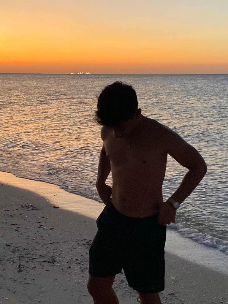 664445171: Chico busca chica en Sevilla