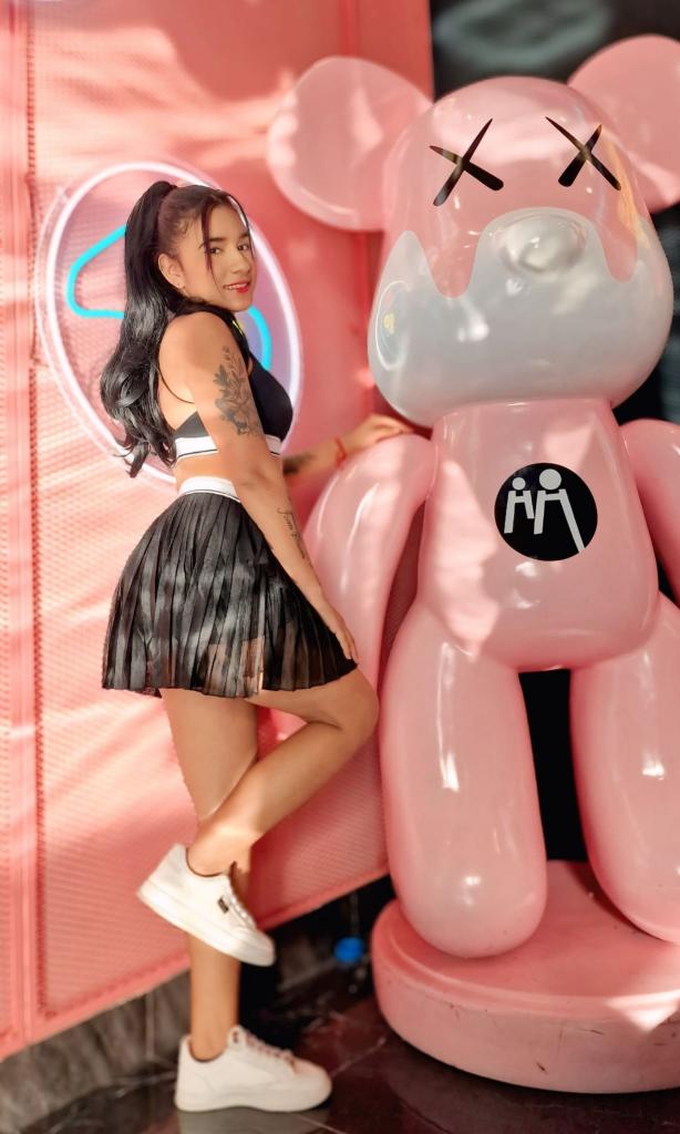 633846678: Chica busca chico en Sevilla