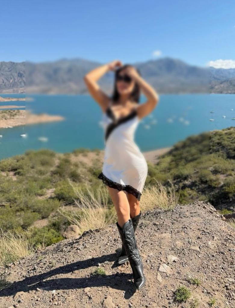 677469576: Chica busca chico en Ibiza