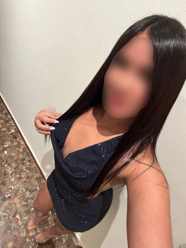 613693633: Chica busca chico en Málaga