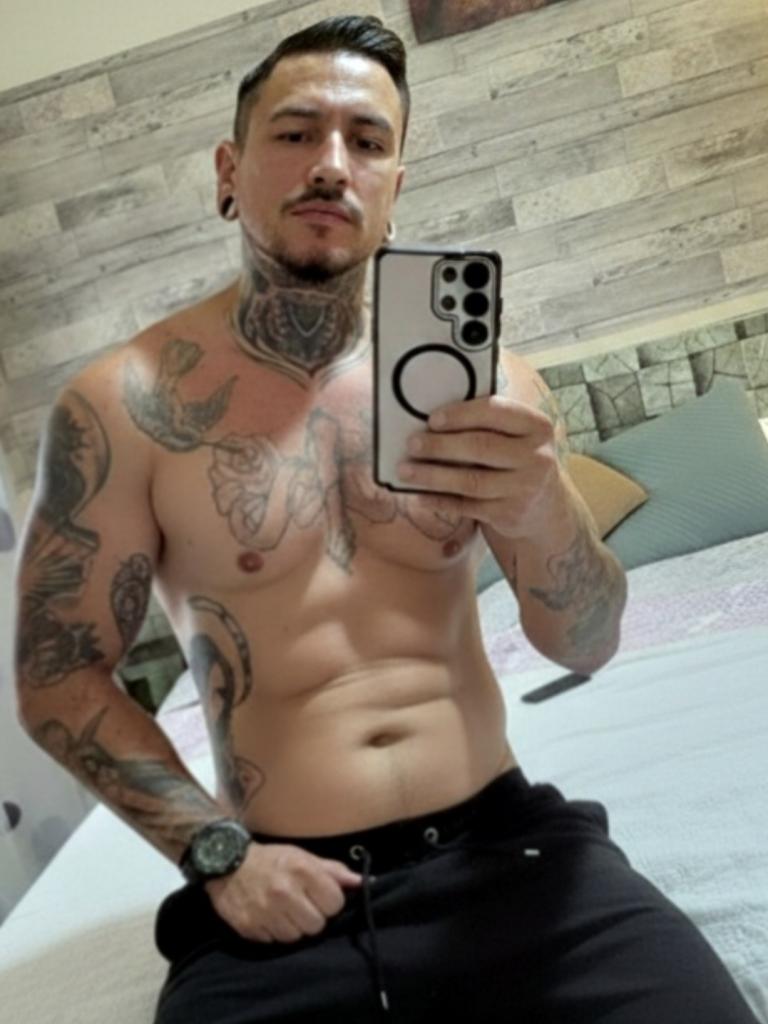 Chico busca chica en Sevilla: 