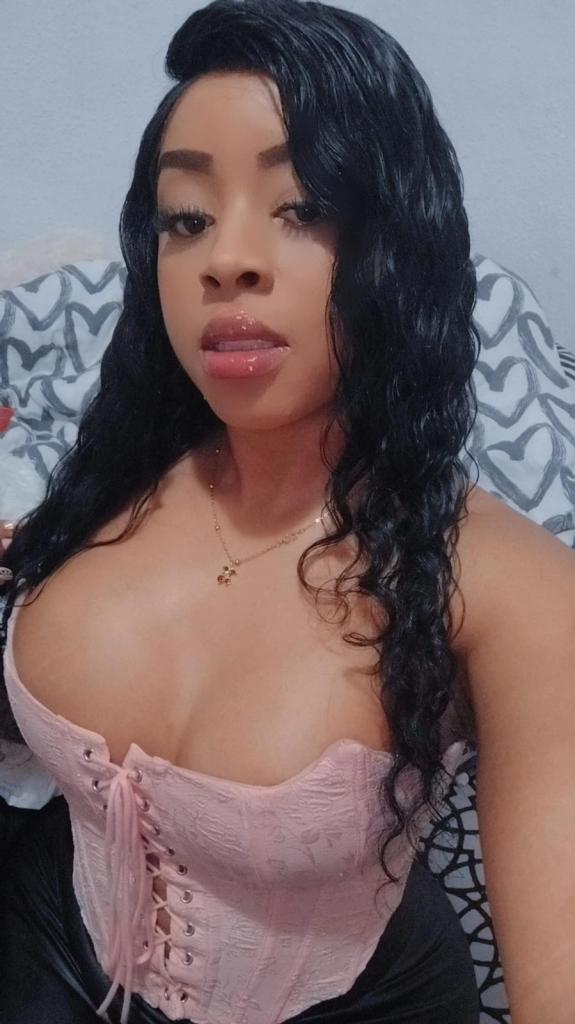 607043388: Chica busca chico en Ceuta