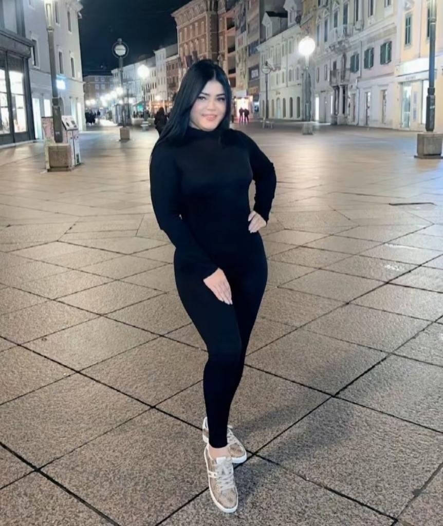 658074194: Chica busca chico en Valencia