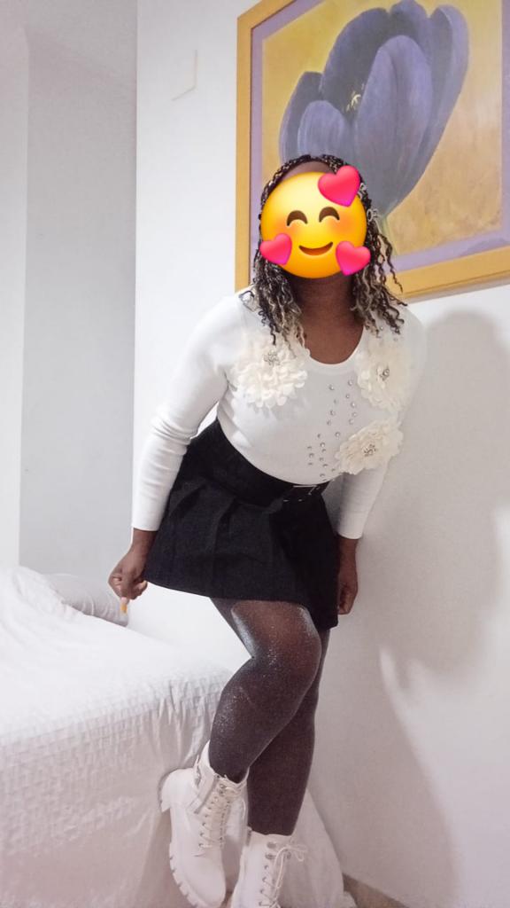 614660842: Chica busca chico en Cantabria