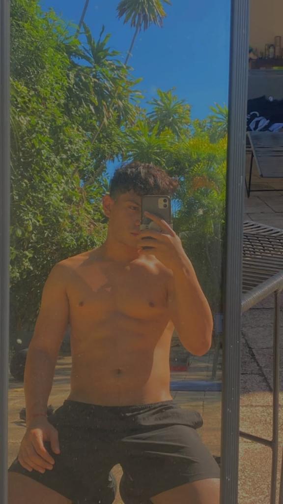 Chico busca chica en Sevilla: 