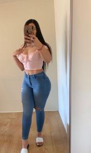 637584254: Chica busca chico en Sevilla