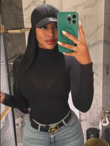 664085854: Chica busca chico en Granada