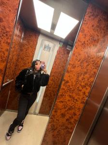 614210813: Chica busca chico en Barcelona