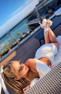 666314275: Chica busca chico en Ibiza