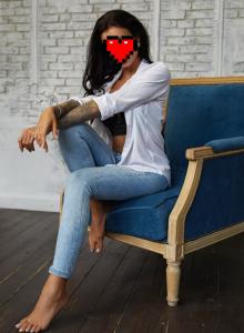 688394537: Chica busca chico en Madrid