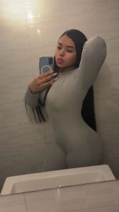 647781551: Chica busca chico en Barcelona